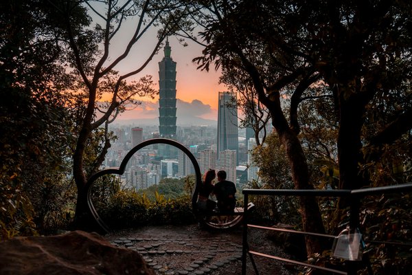 Quels sont les meilleurs conseils pour un camping en région de dunes de sable en hiver?